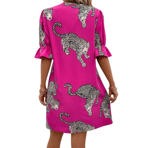 NWT Bright Pink FUN Big Cats Fuchsia Short Sleeve Dress Sizes L, XL - Picture 2 of 4
